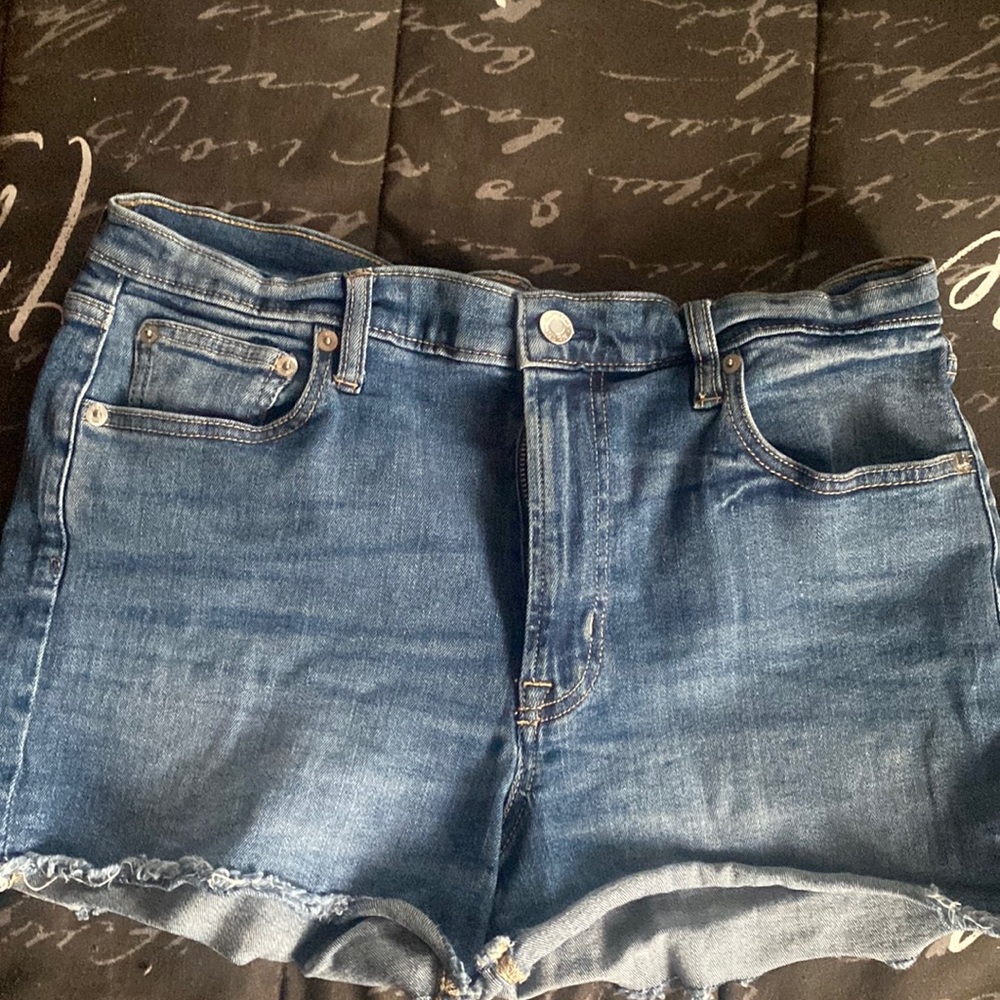 Gap shorts
